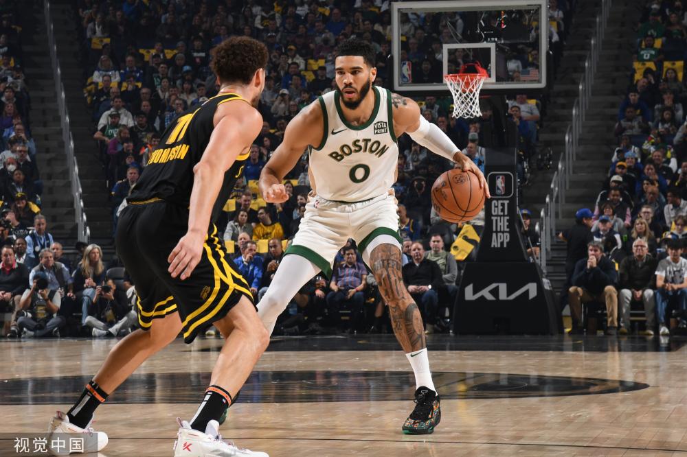 丝毫不亚于 丝毫不亚于